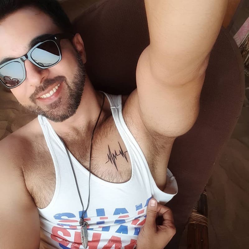 heartbeat-line-small-chest-tattoo-men