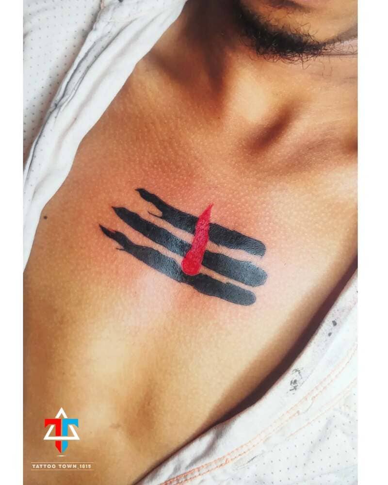 geometric-stripes-small-center-chest-tattoo-men